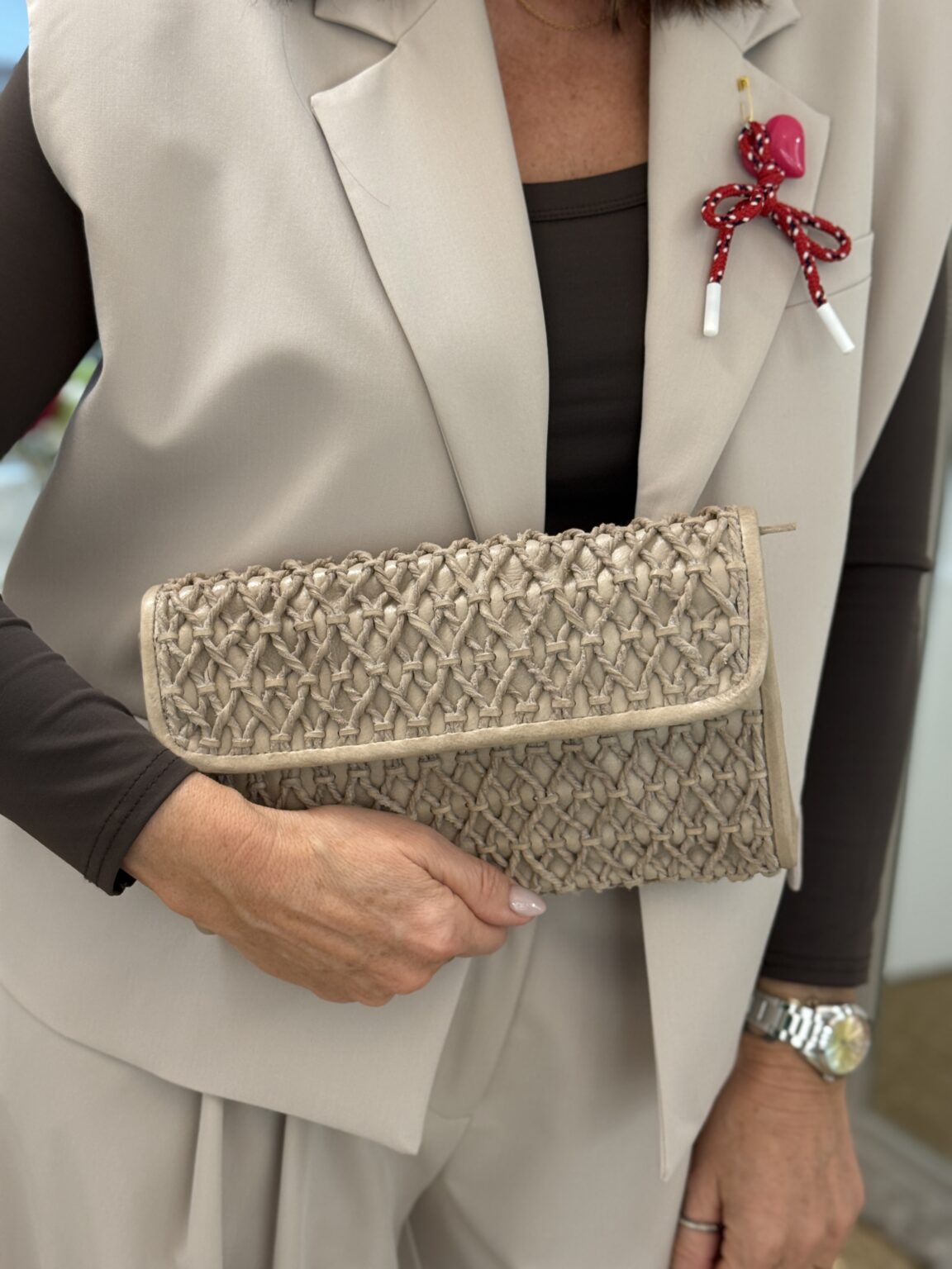 top ajusté col rond marron