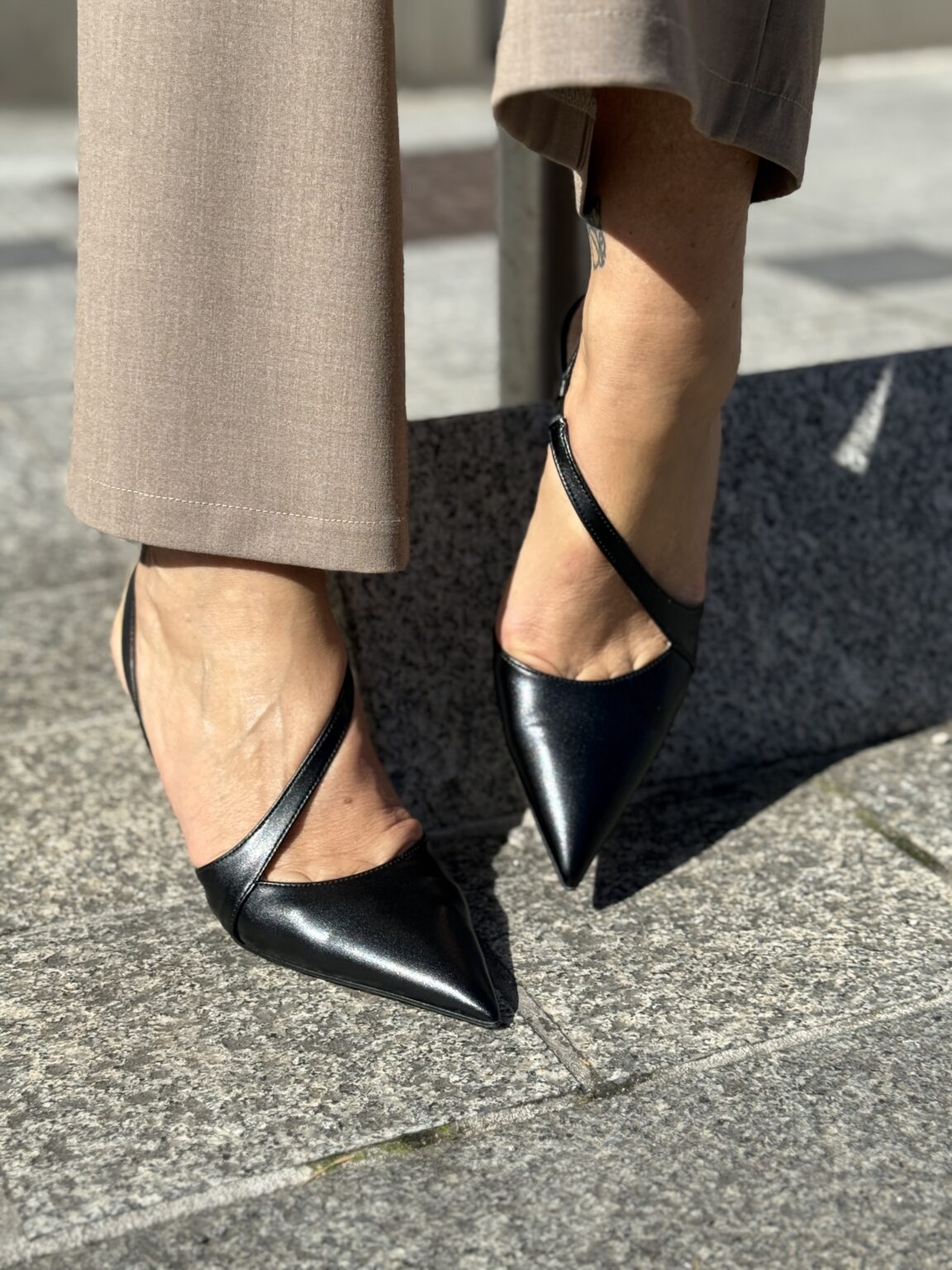 slingback noirs à brides arrière