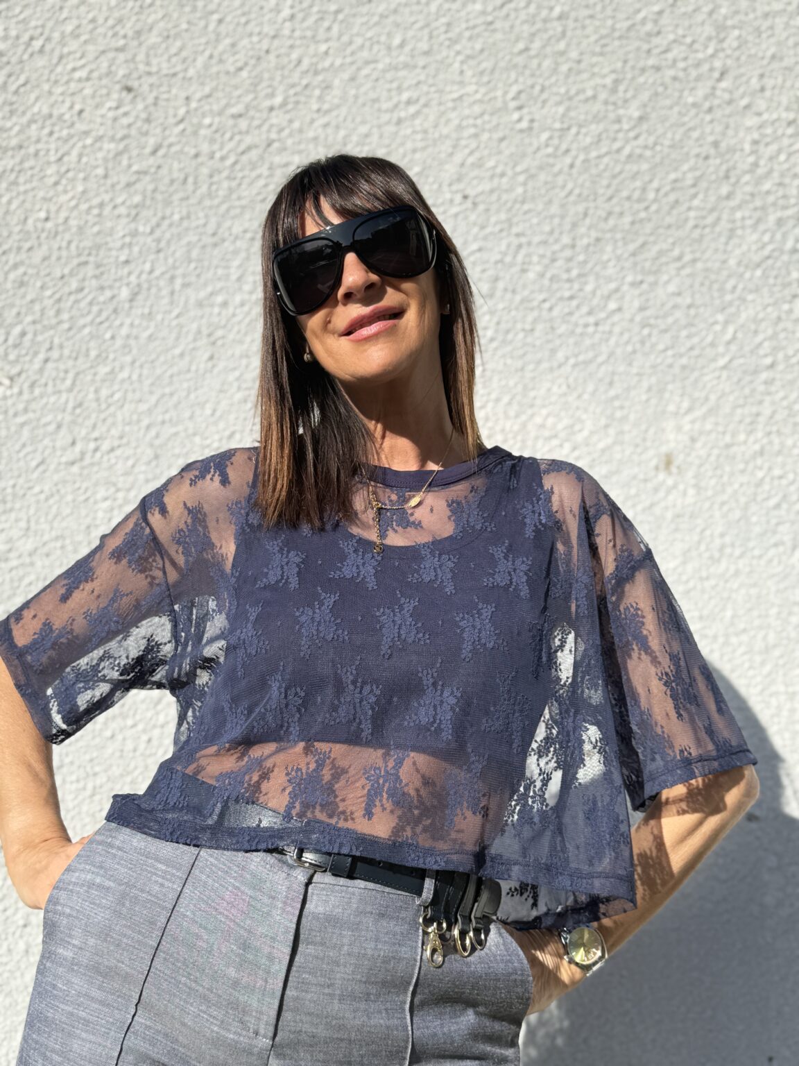 top court en dentelle bleu marine imperial