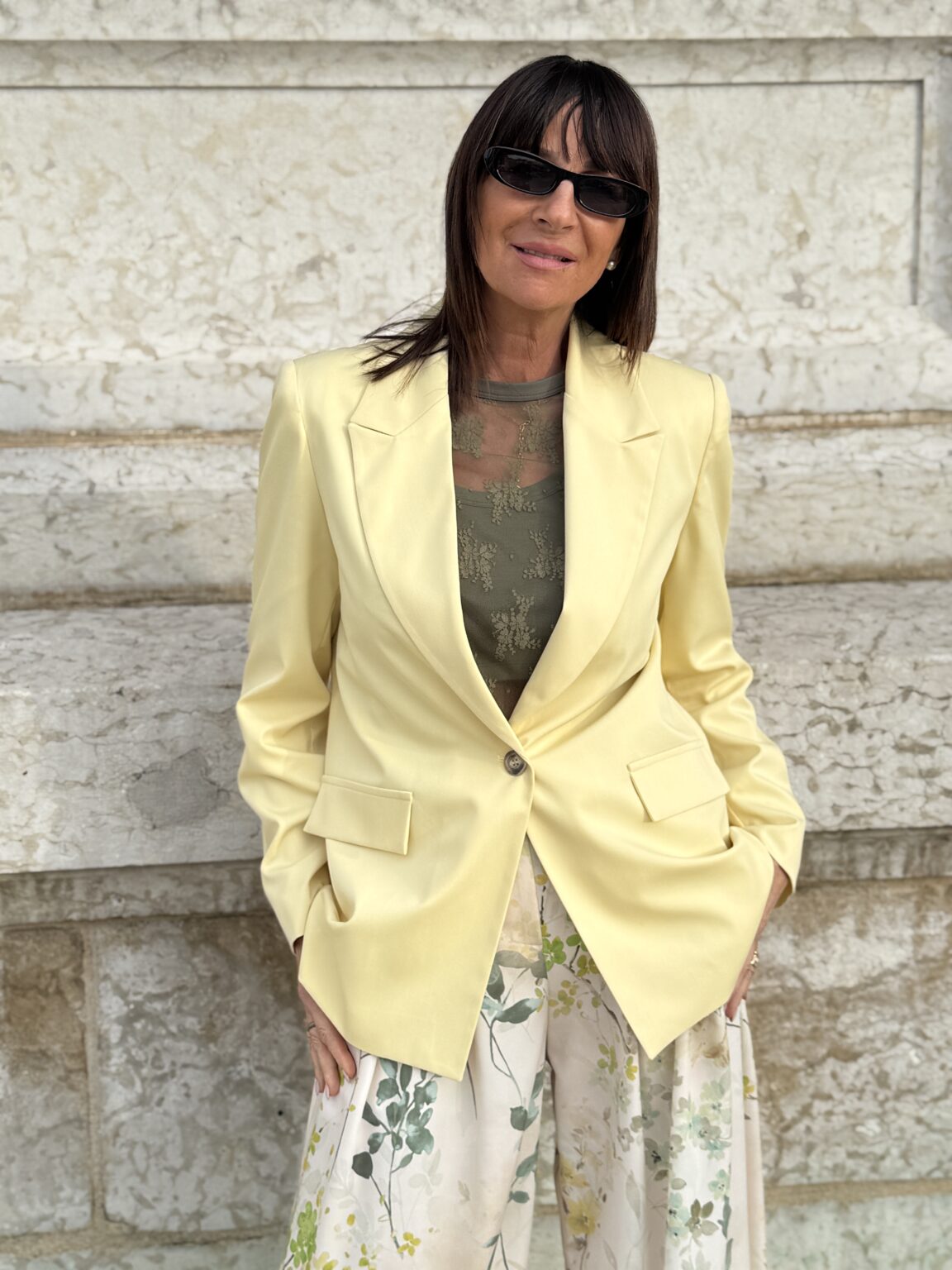 veste blazer de tailleur jaune pastel