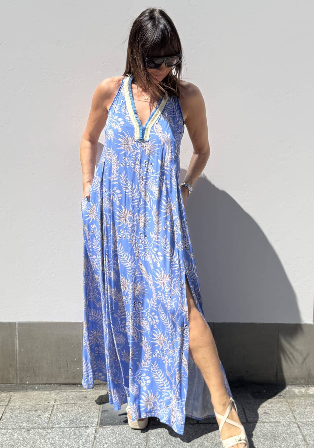 robe longue imprimée motif tropical bleu bsb