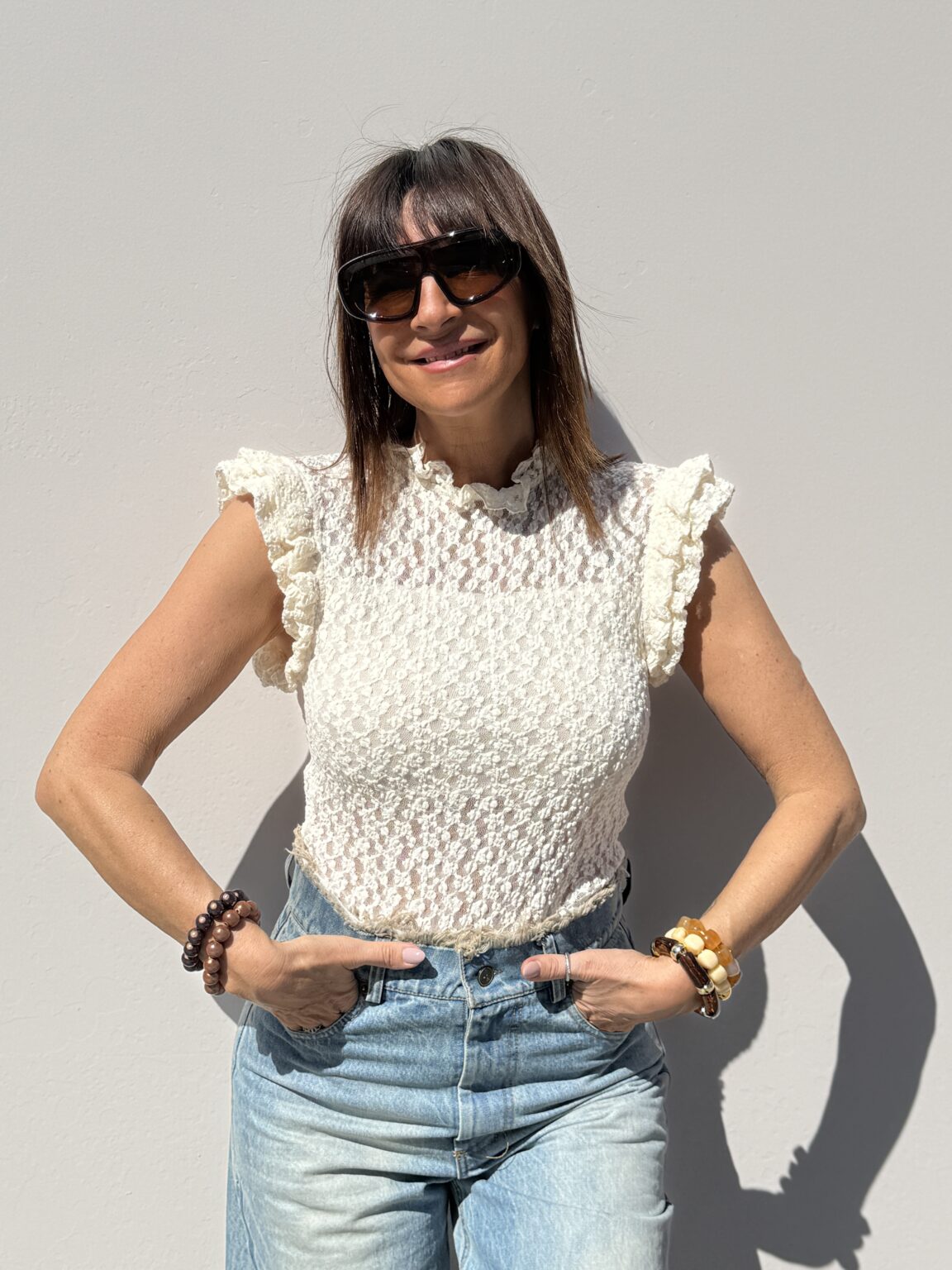 body en dentelle texturée à col volanté noire kikisix