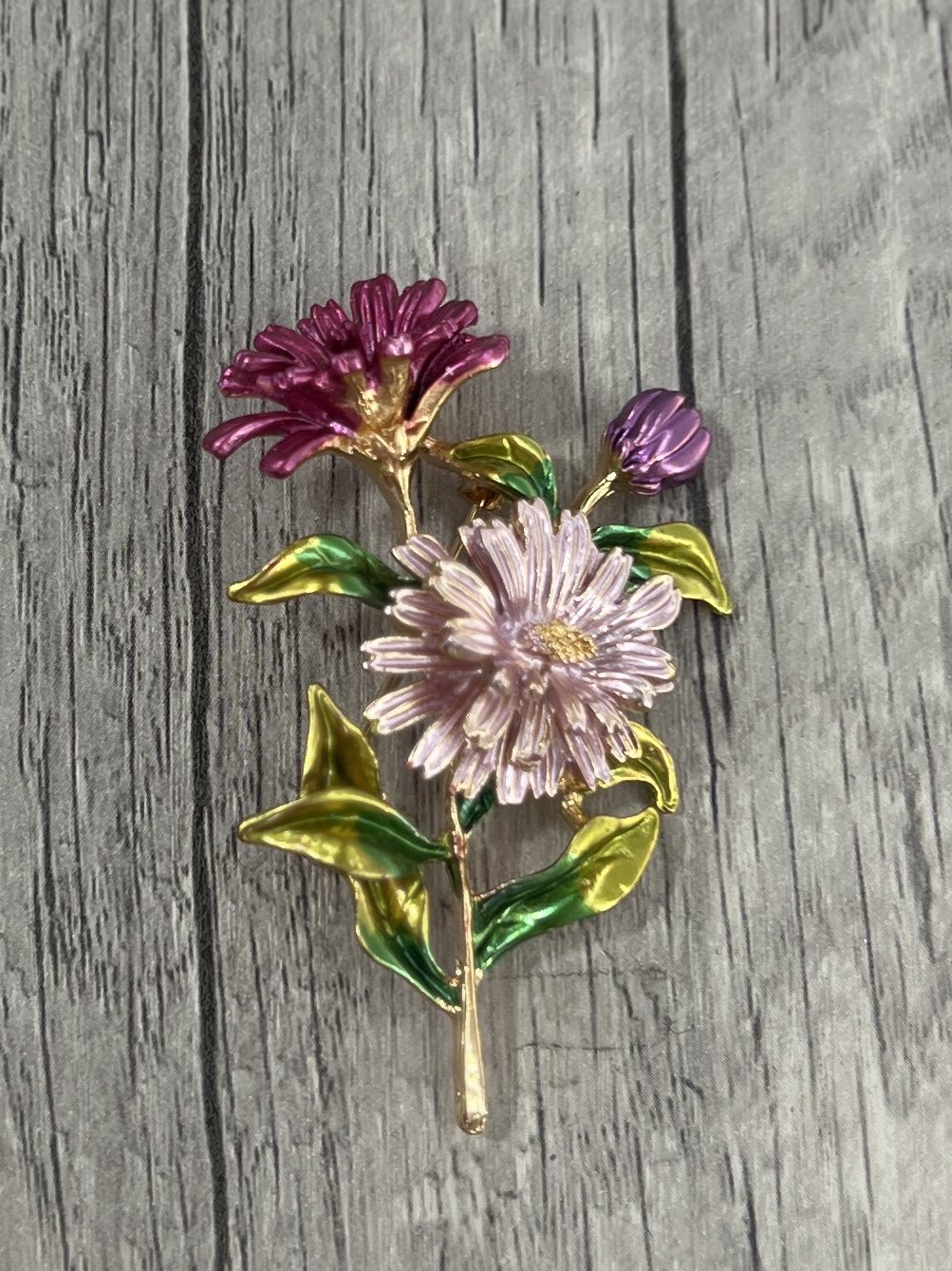 broche fleur rose, verte et dorée dixie