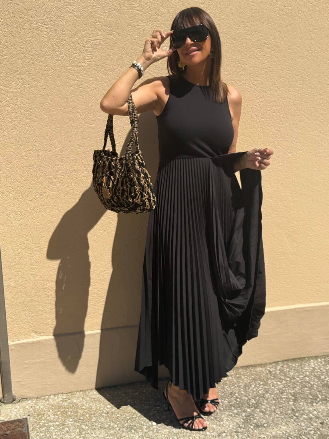Élégance plissée robe débardeur asymétrique noir dixie