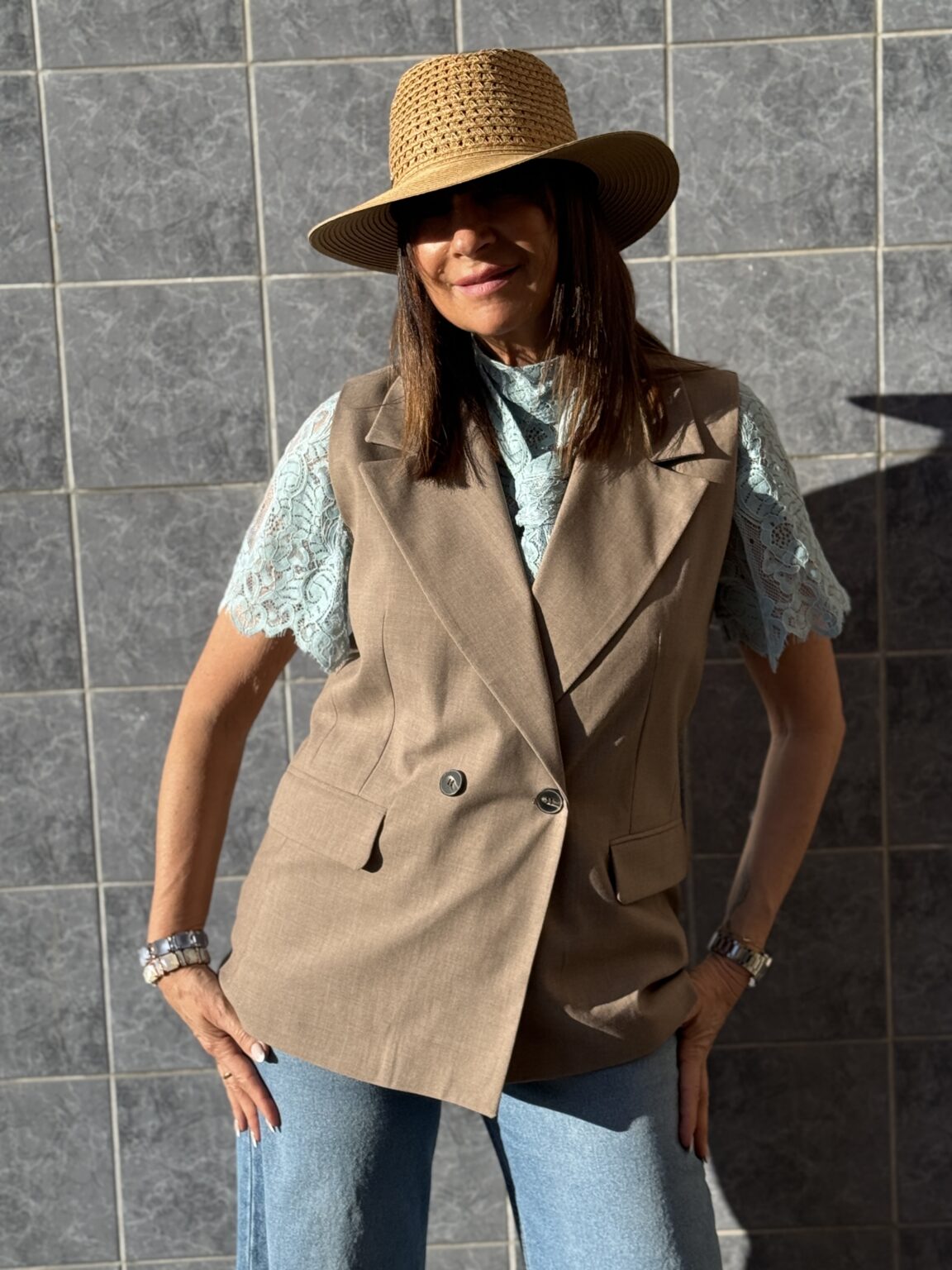 gilet tailleur sans manches taupe kikisix