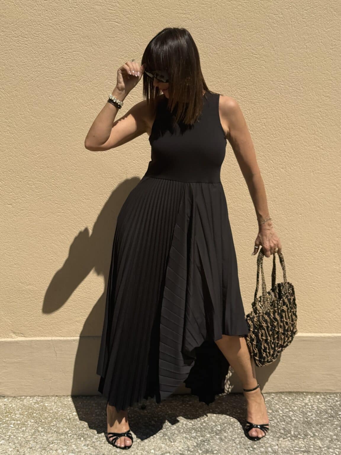look noir sculptural