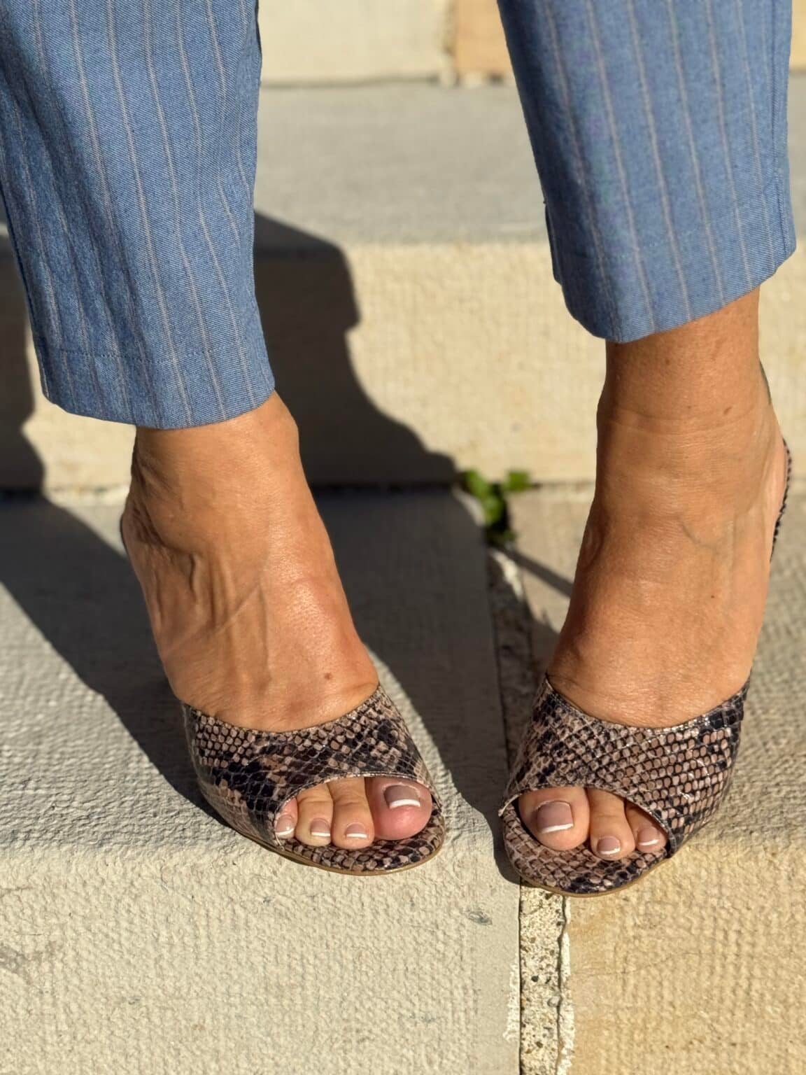 mules à talon beige au motif python beige & marron rd