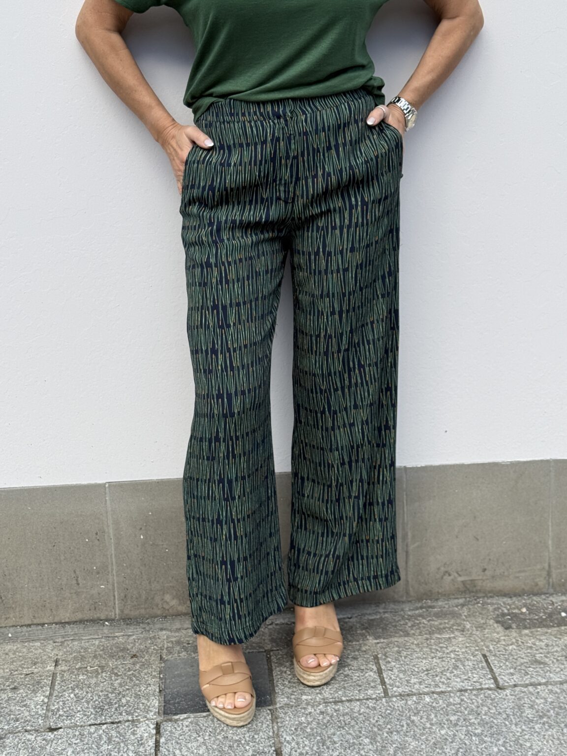 pantalon bleu et verte fluide imprimé graphique nice things