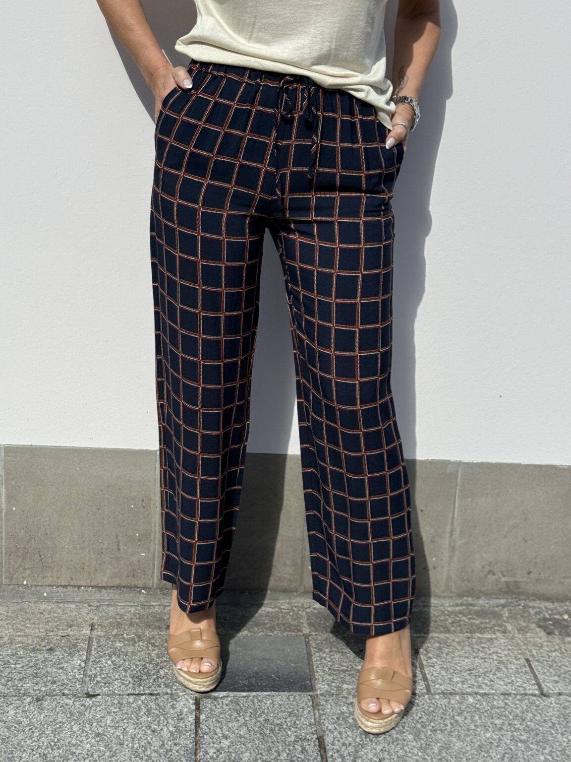 pantalon bleu marine imprimé carreaux nice things