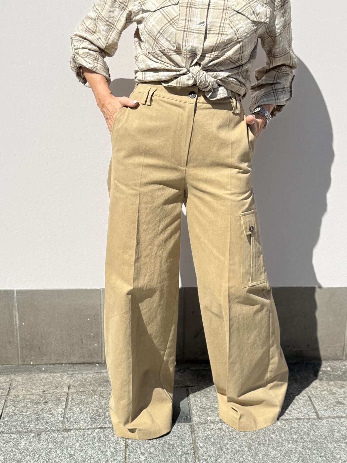 pantalon large beige poches cargo kikisix