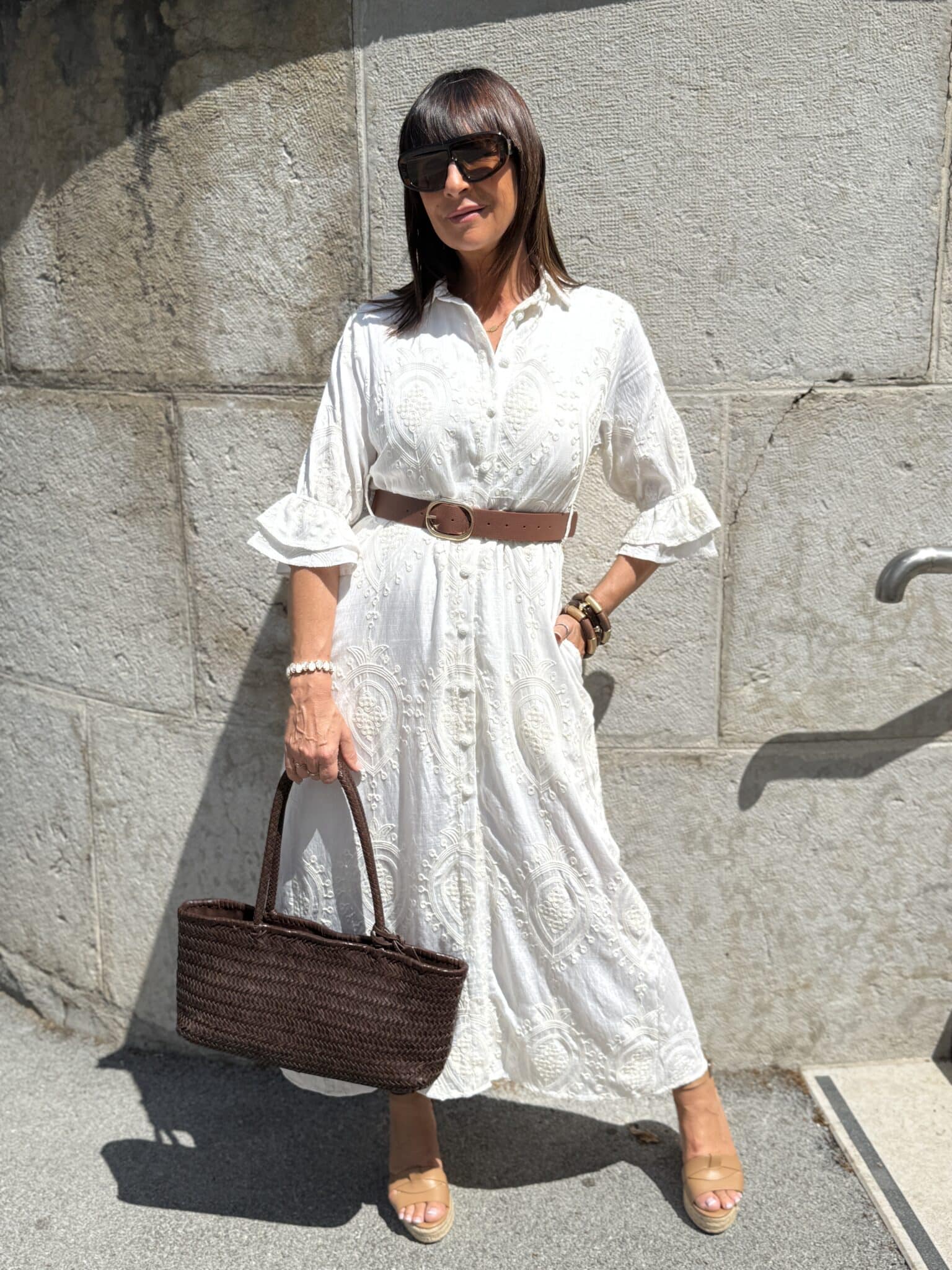 robe chemise longue écrue brodée et ceinture bsb