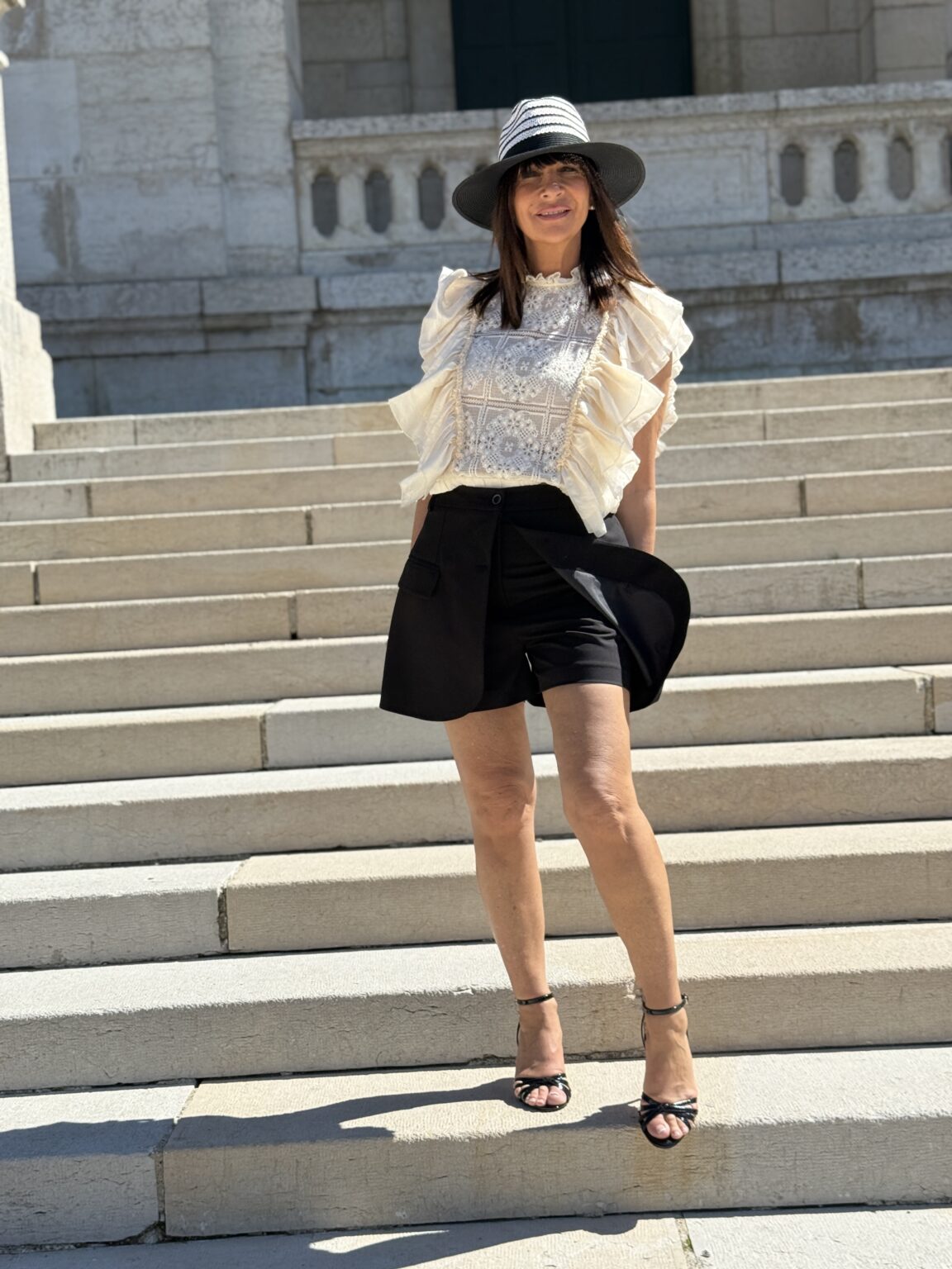 top en dentelle et volant philia loft