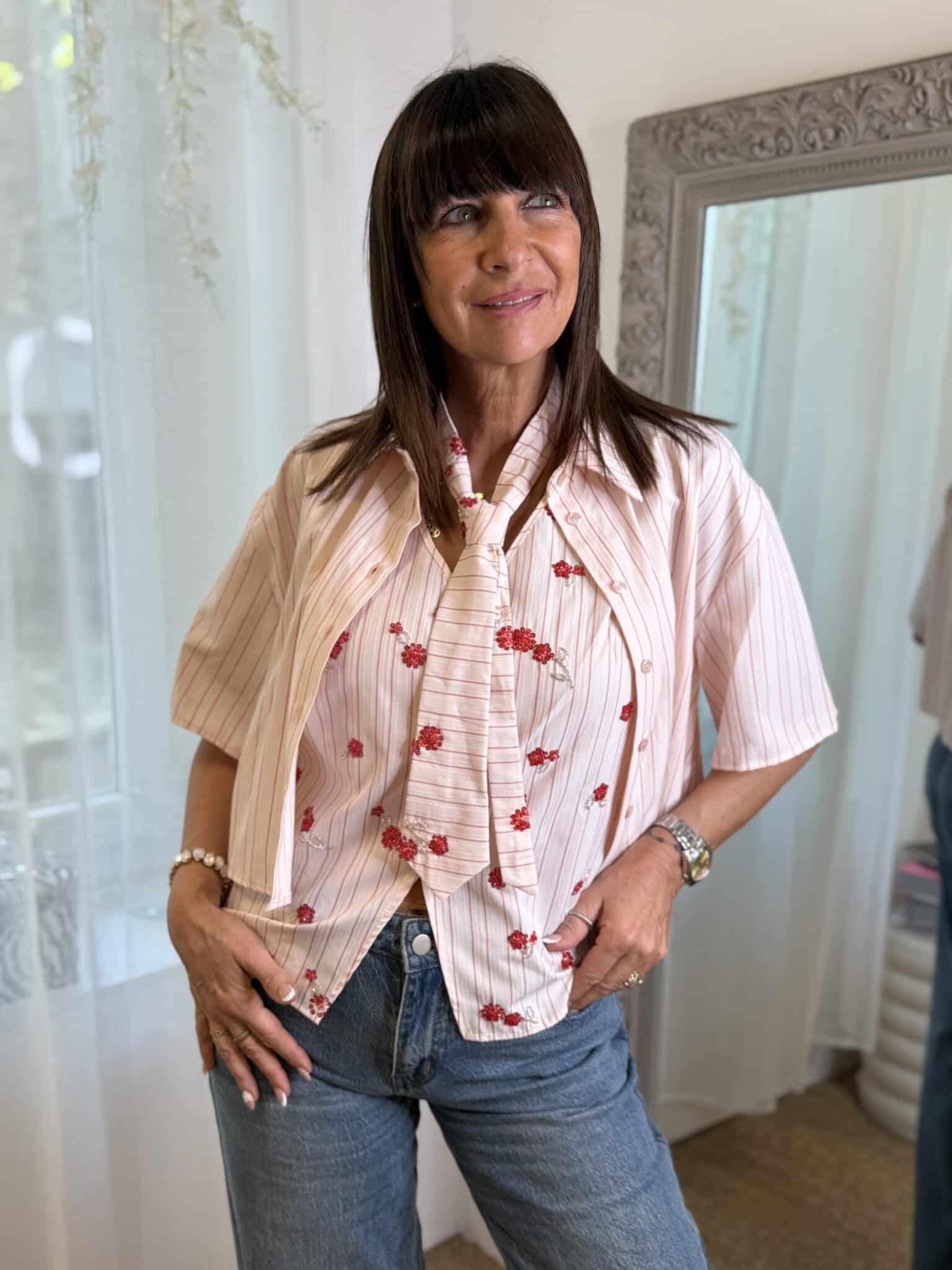 chemise + top rayée avec des fleurs en sequin et une cravate intégrée imperial
