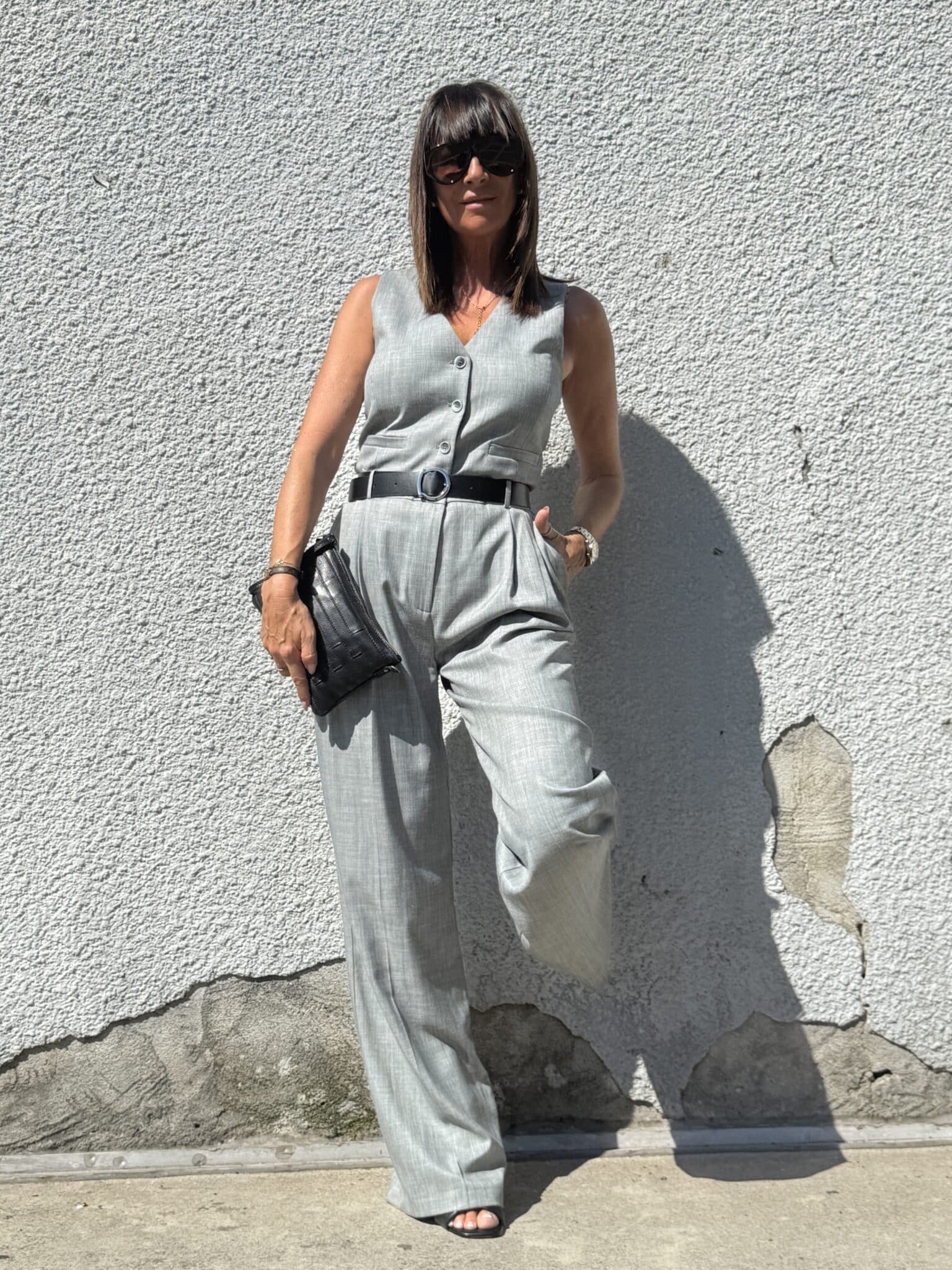 combinaison tailleur sans manches grise imperial