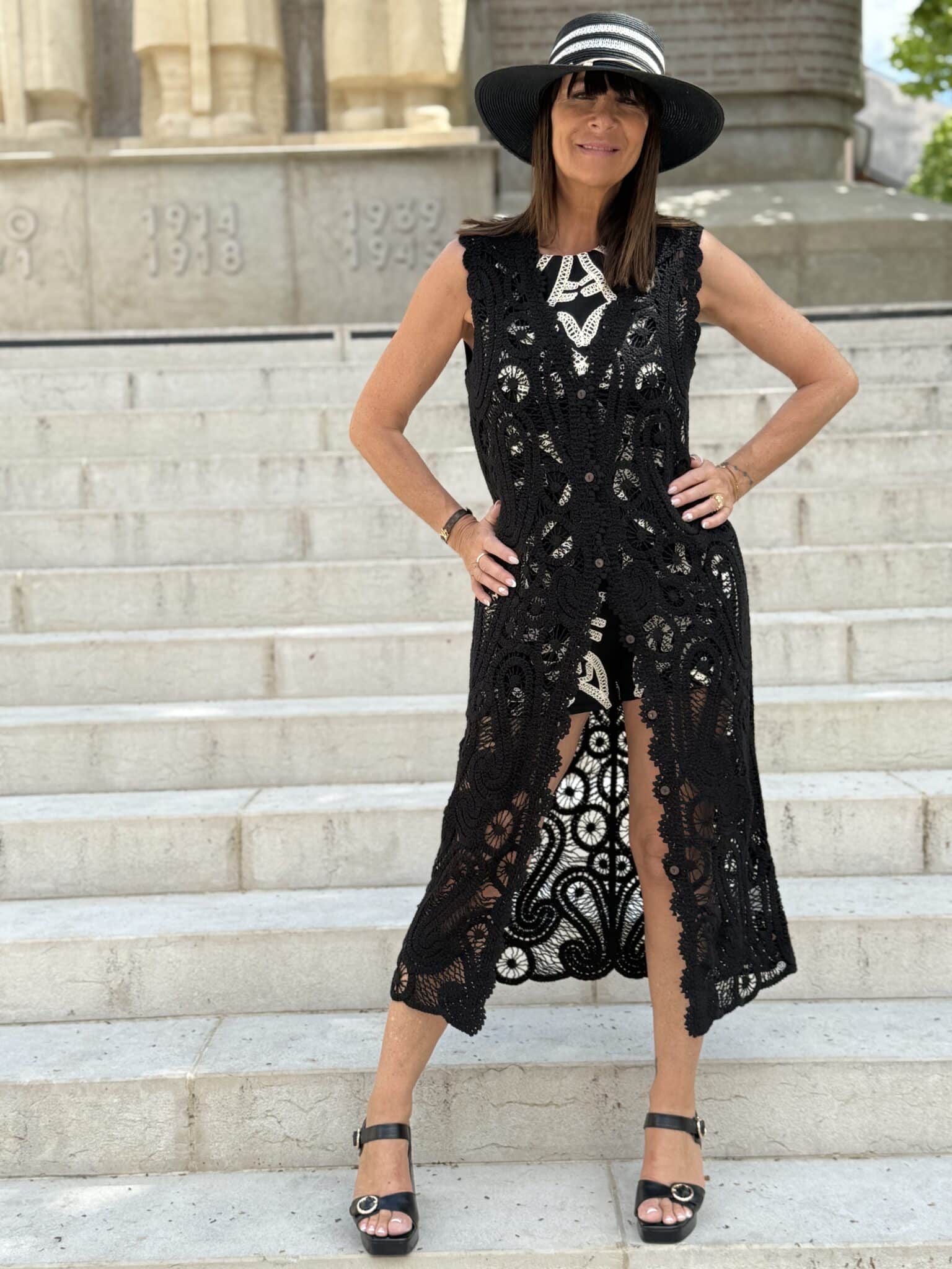 robe courte noir en crochet esprit bohème bsb (ted)