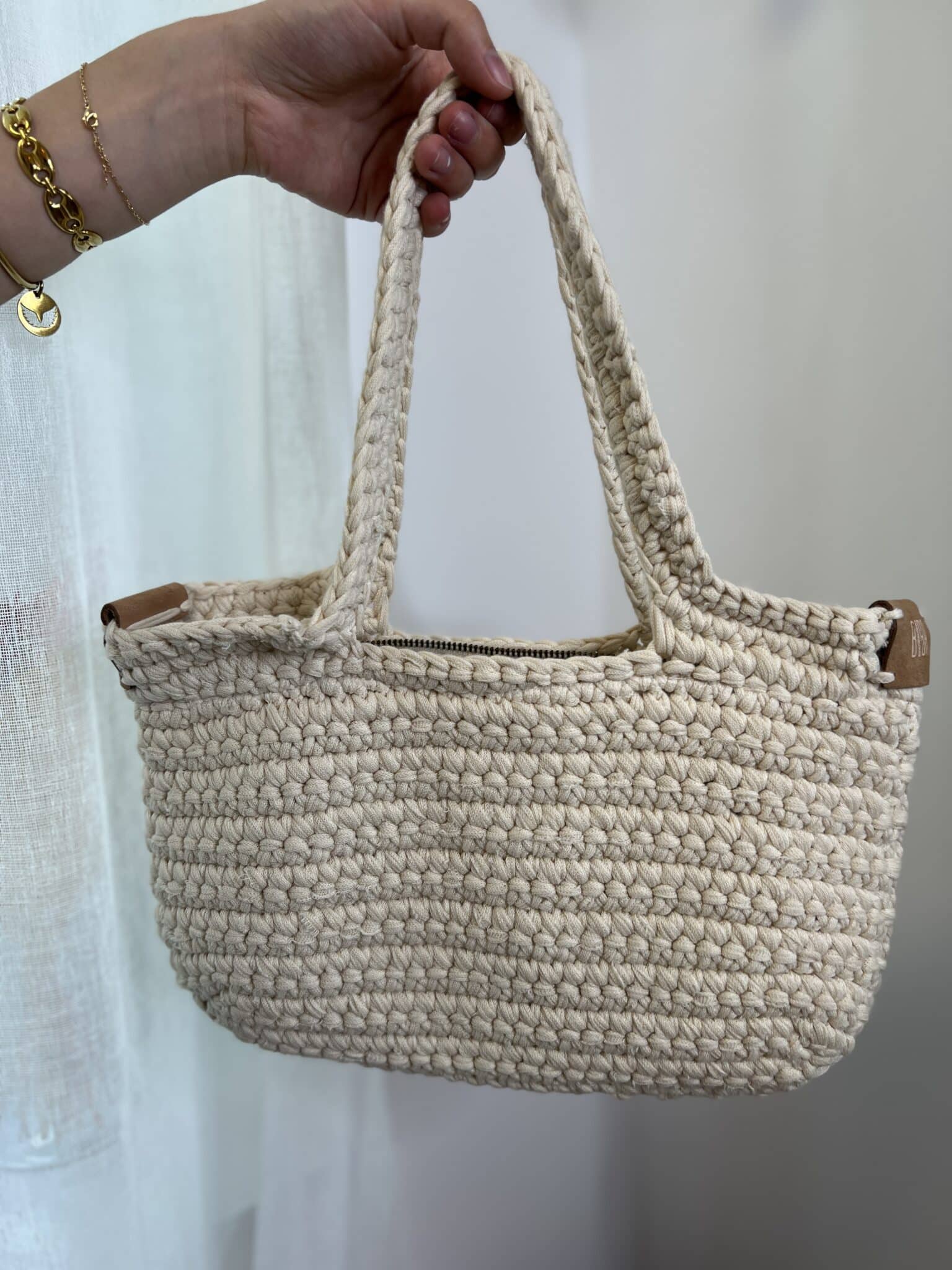 sac bandoulière en crochet écru saba biba