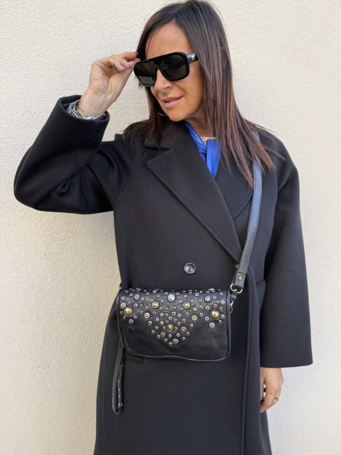 sac bandoulière clous en cuir bunn biba