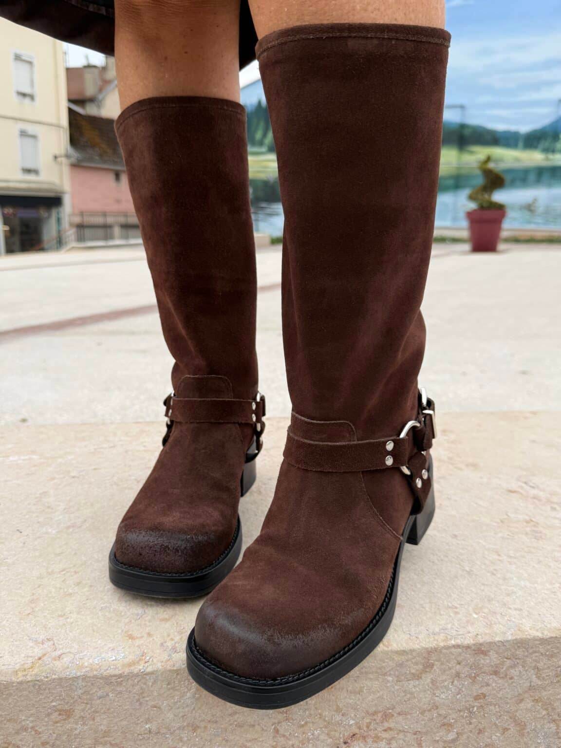 bottes cavalière haute marron cuir suédé