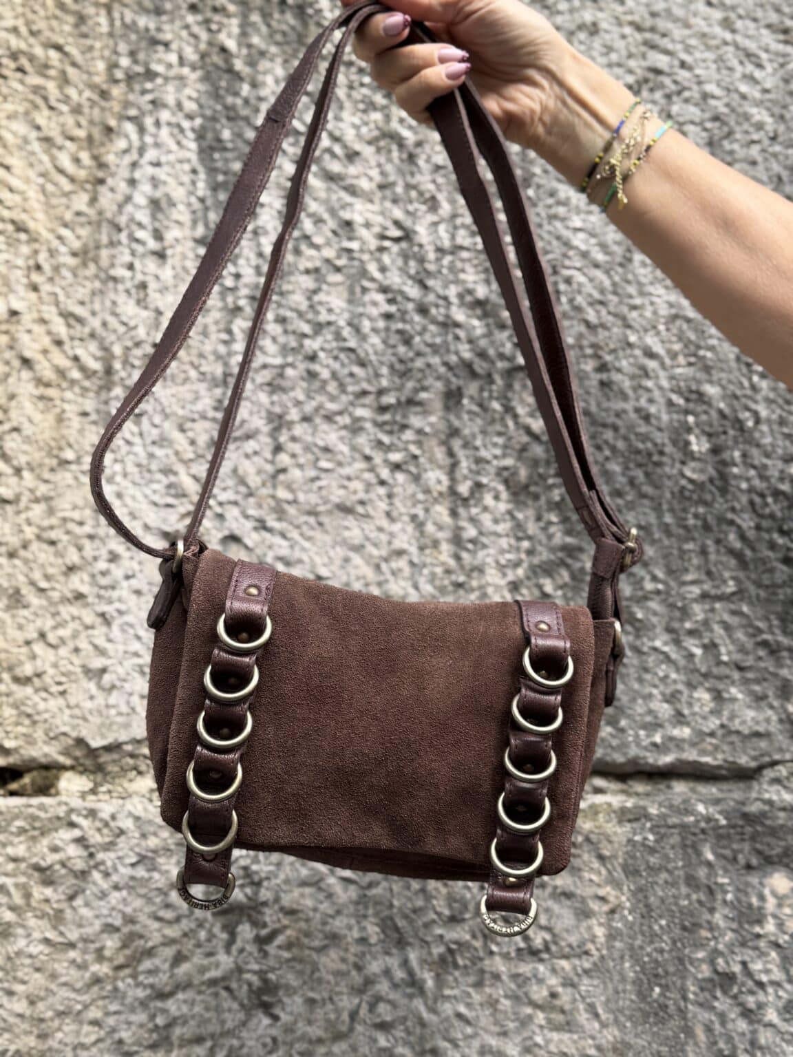 sac bandoulière en cuir marron chocolat ruggles biba