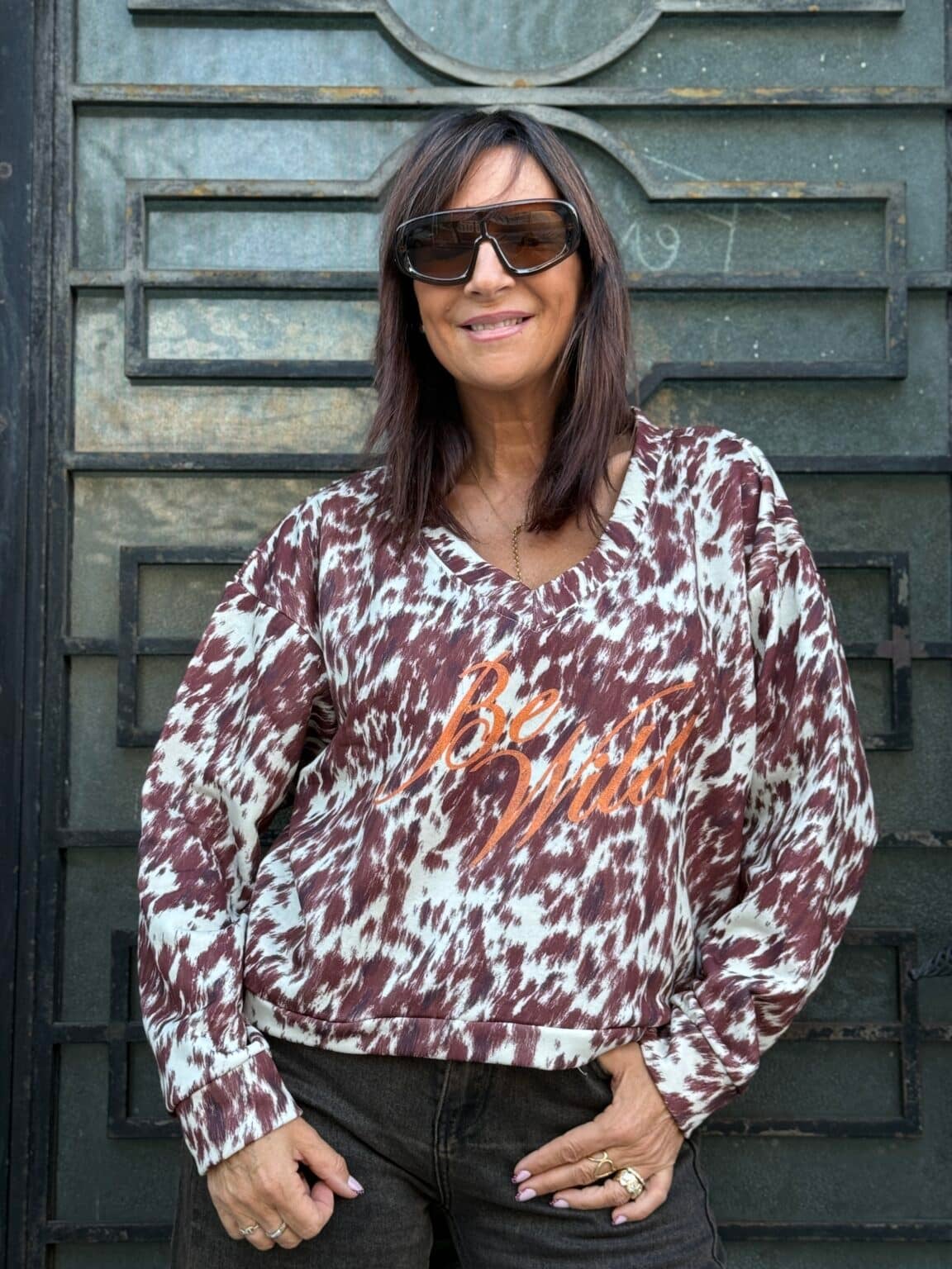 sweat oversize chocolat et écru imprimé "be wild" mhj