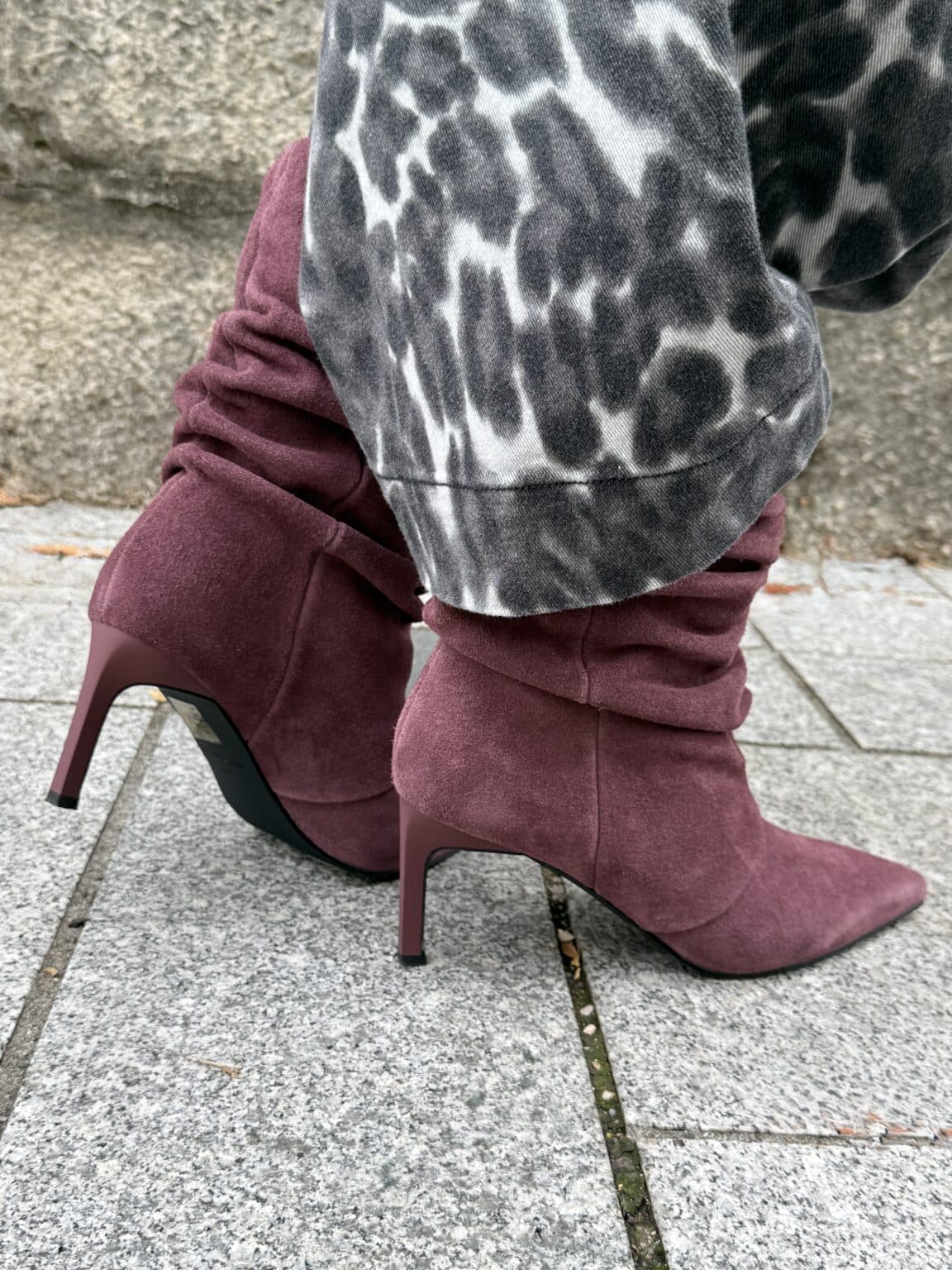 bottines effet suédine prune bsb