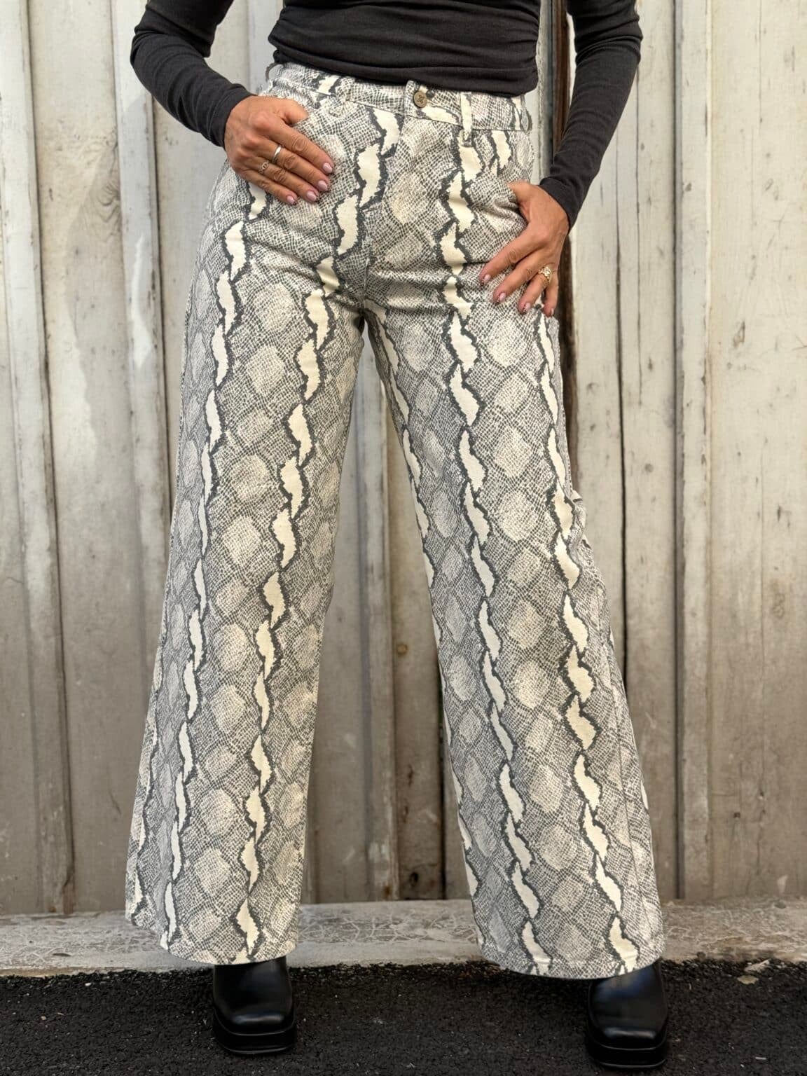 jean large imprimé python gris grace mila 27