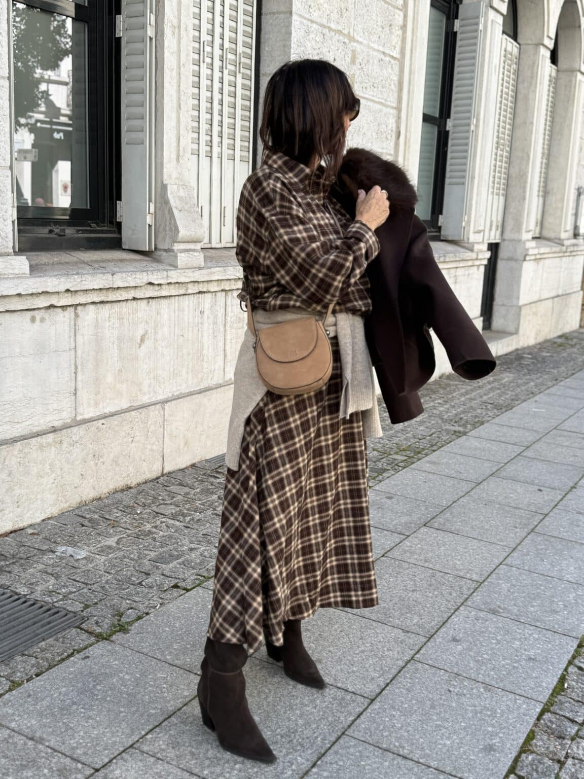 sac bandoulière en cuir suédé camel verkin biba