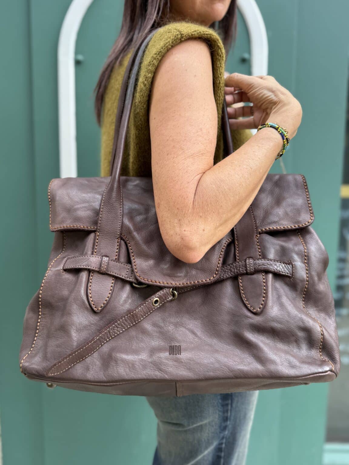 sac bandoulière en cuir marron kendall biba