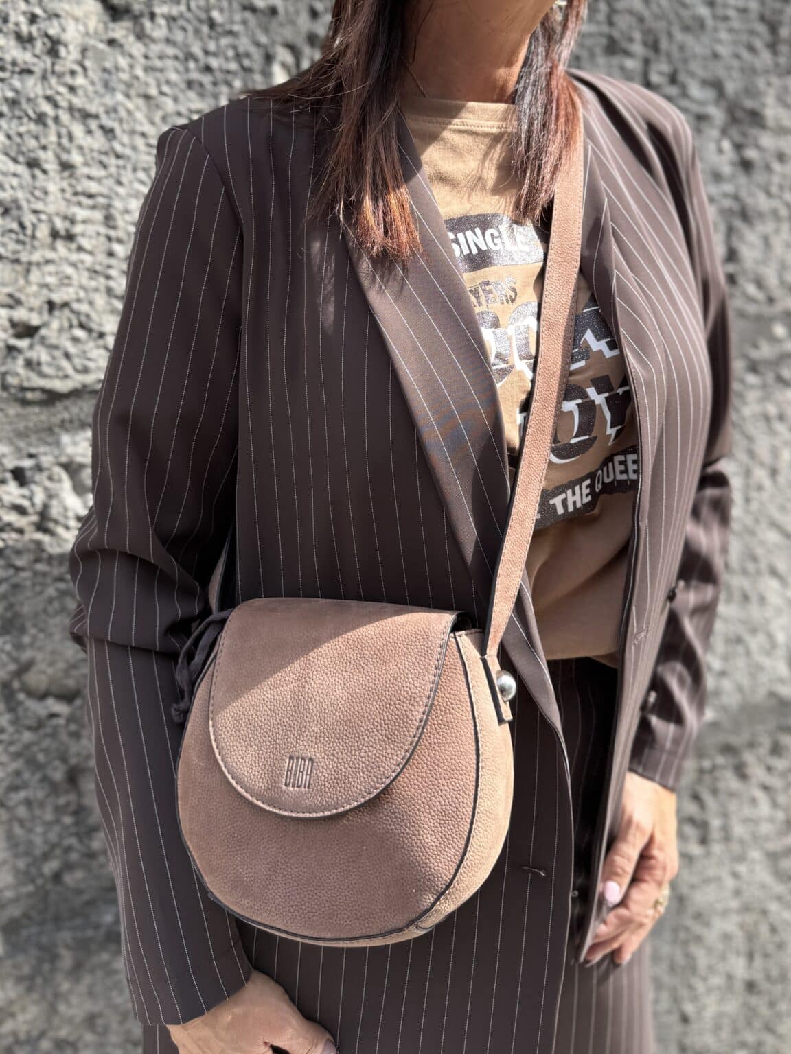 sac bandoulière en cuir suédé brun fonçé verkin biba
