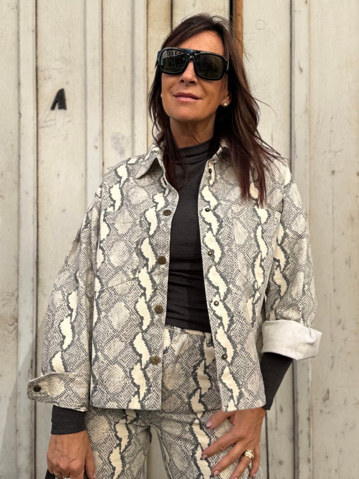 veste en jean imprimé python grace et mila