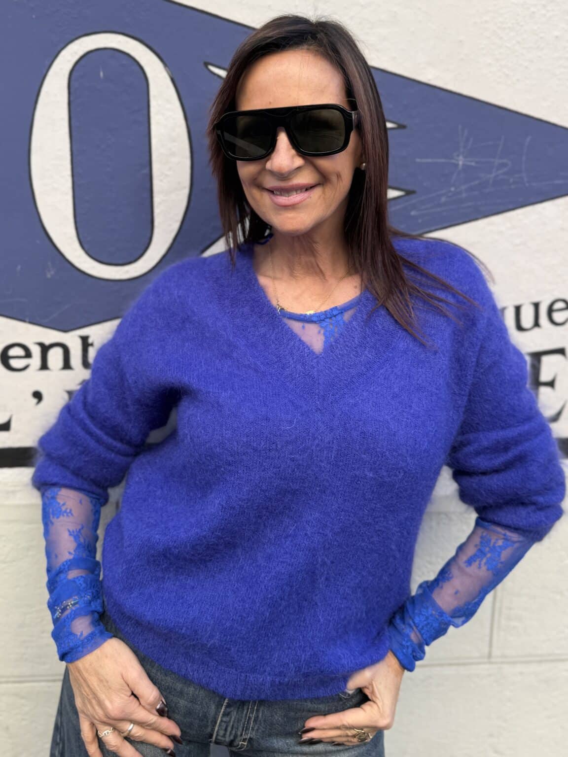 pull oversize en mohair col v bleu cobalt grace et mila