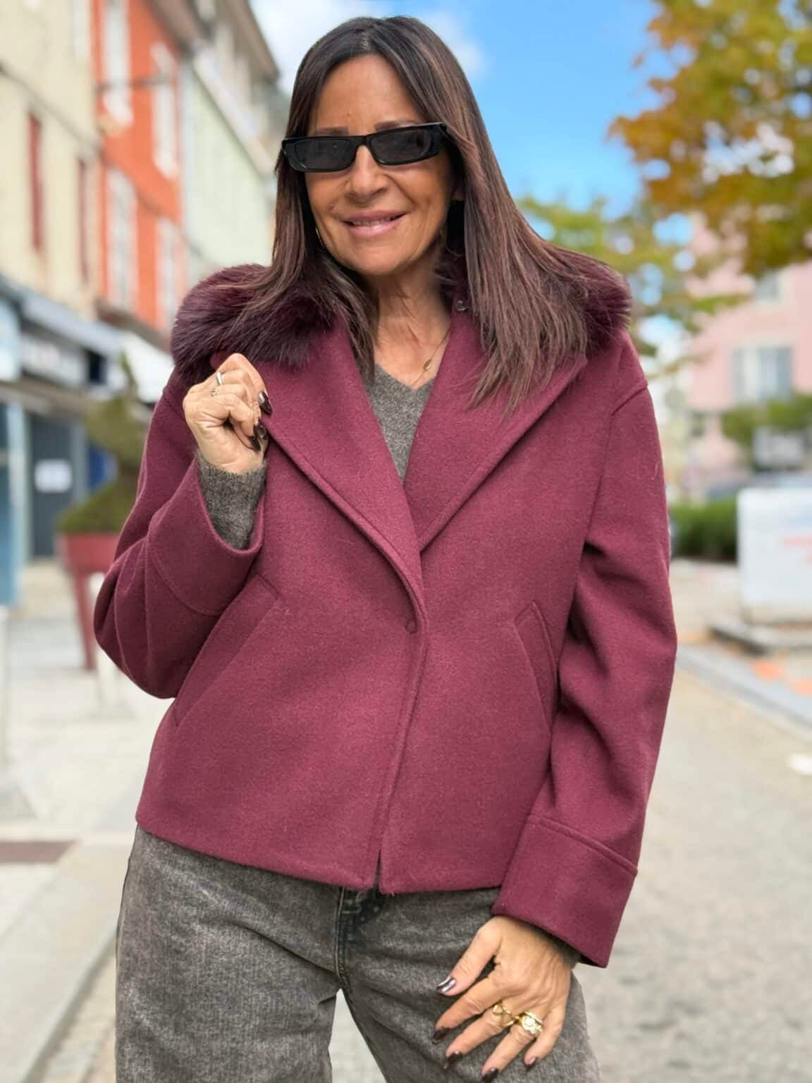 manteau court bordeaux col fourrure giorgia
