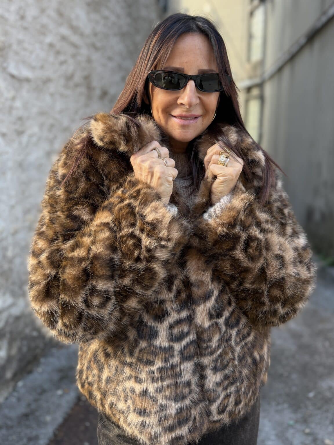 manteau fausse fourrure court à motif leo grace et mila