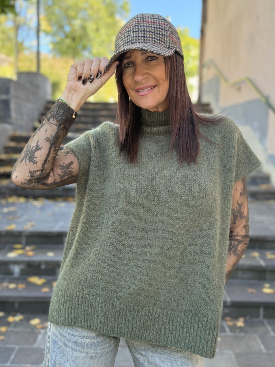 pull sans manches col montant kaki meme road (ted)
