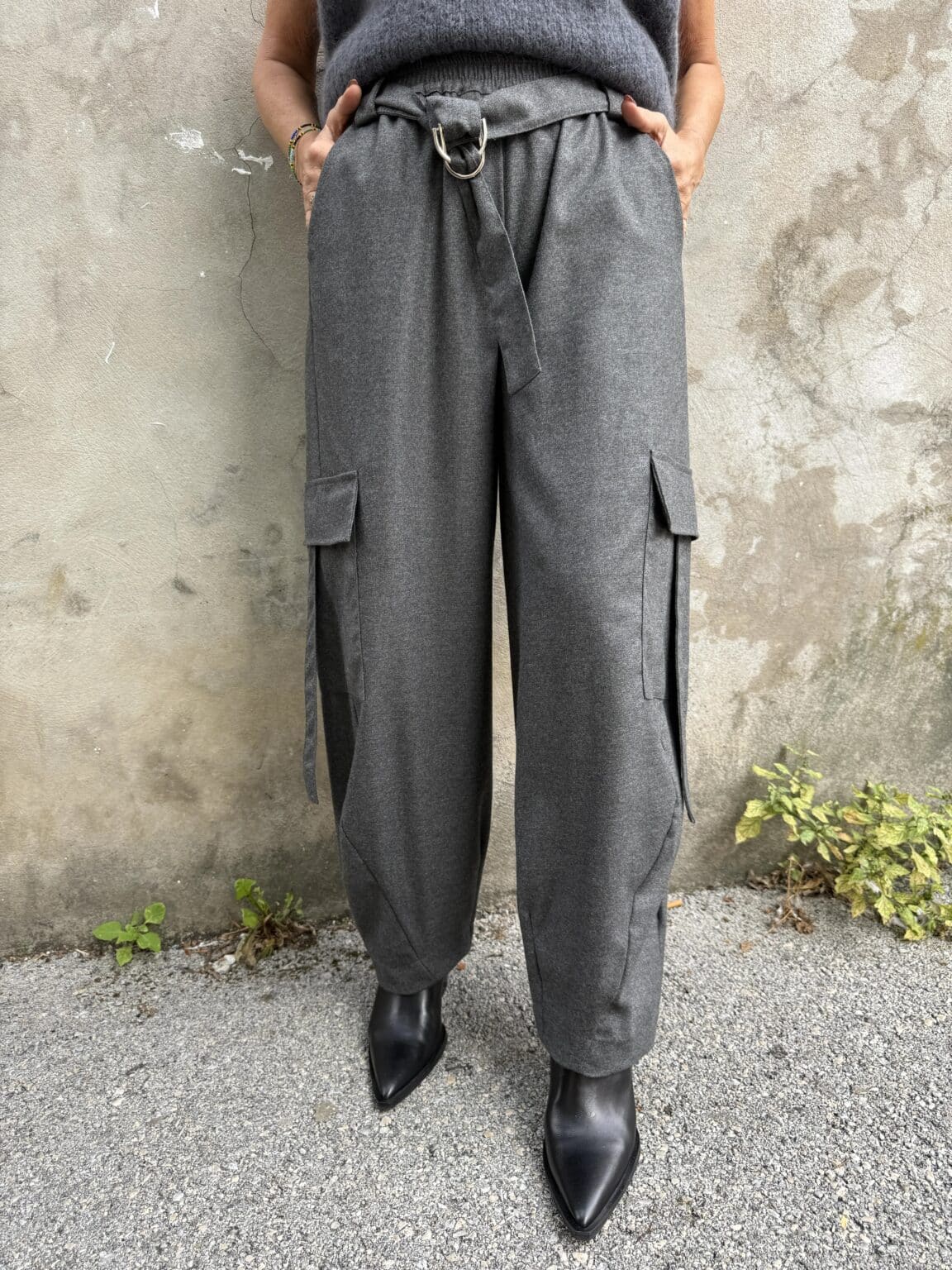 p03p0125 pantalon cargo gris philia loft (maina)