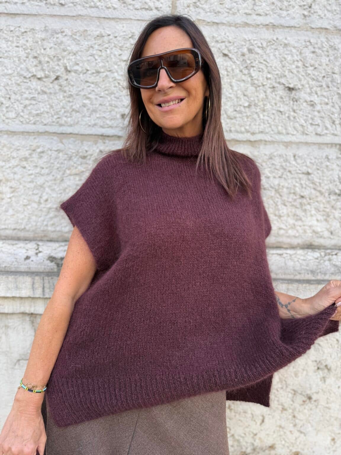 pull sans manches col montant bordeaux foncé meme road (delph) (copie)