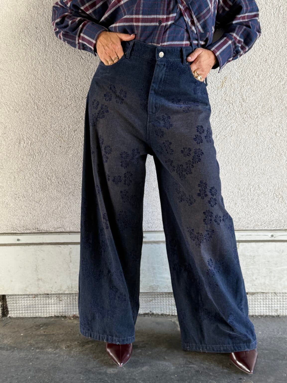 jean large brut impression fleurs ton sur ton philia loft (delph)